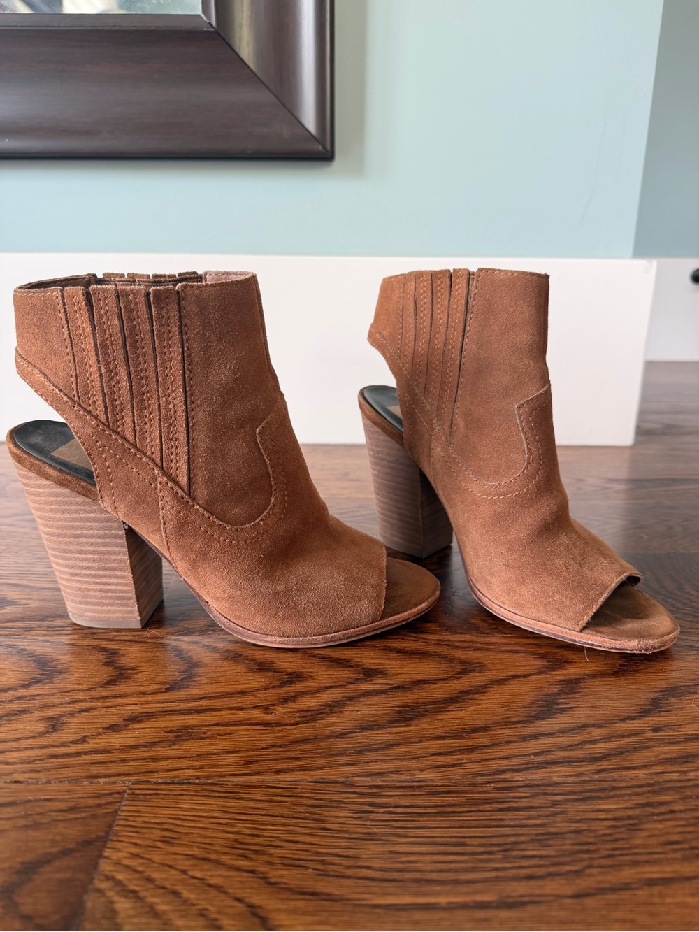 Dolce Vita Women's Brown Suede Peep Tow Cut Out Block Heel Booties